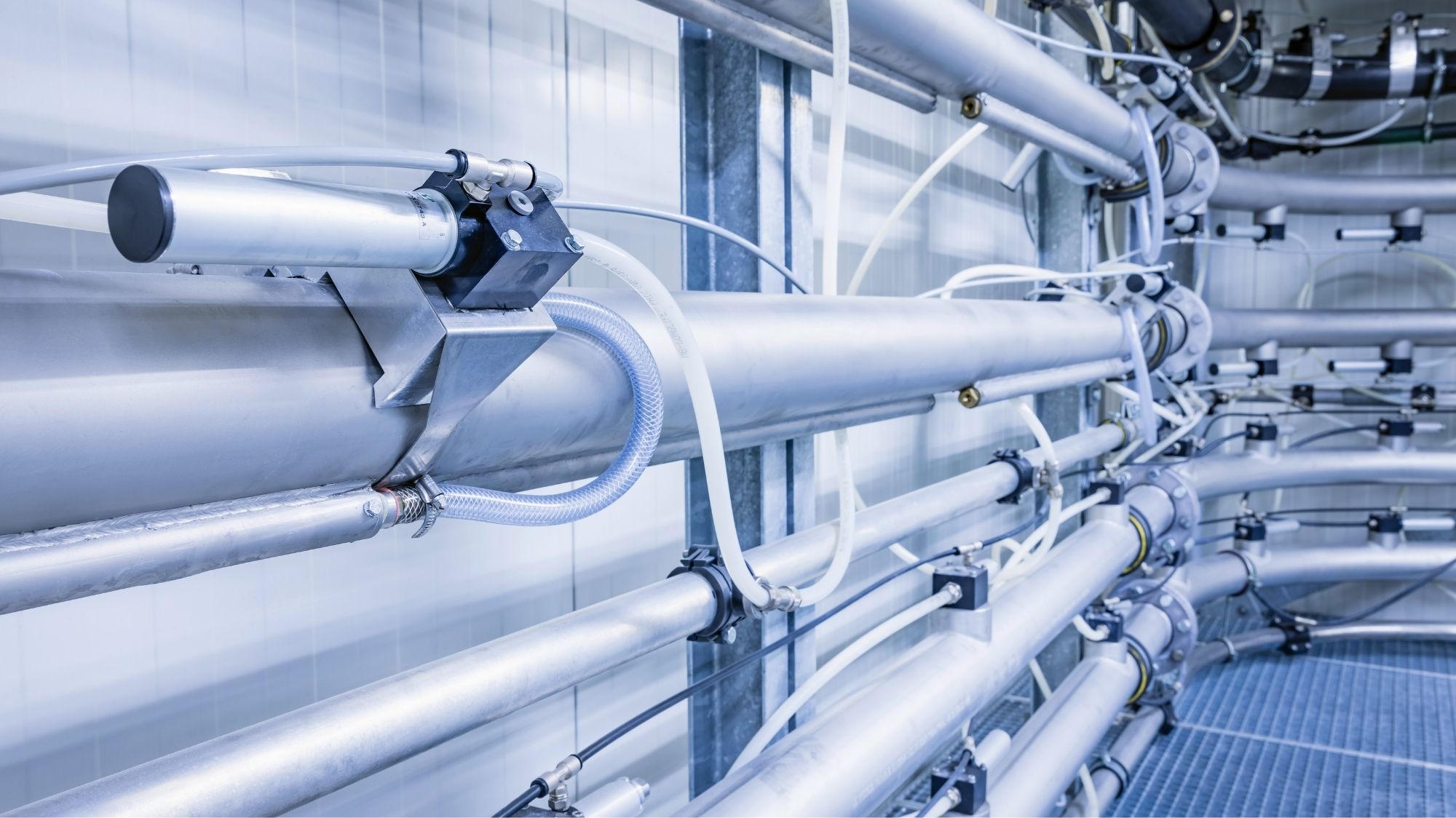 Gentle pneumatic conveying